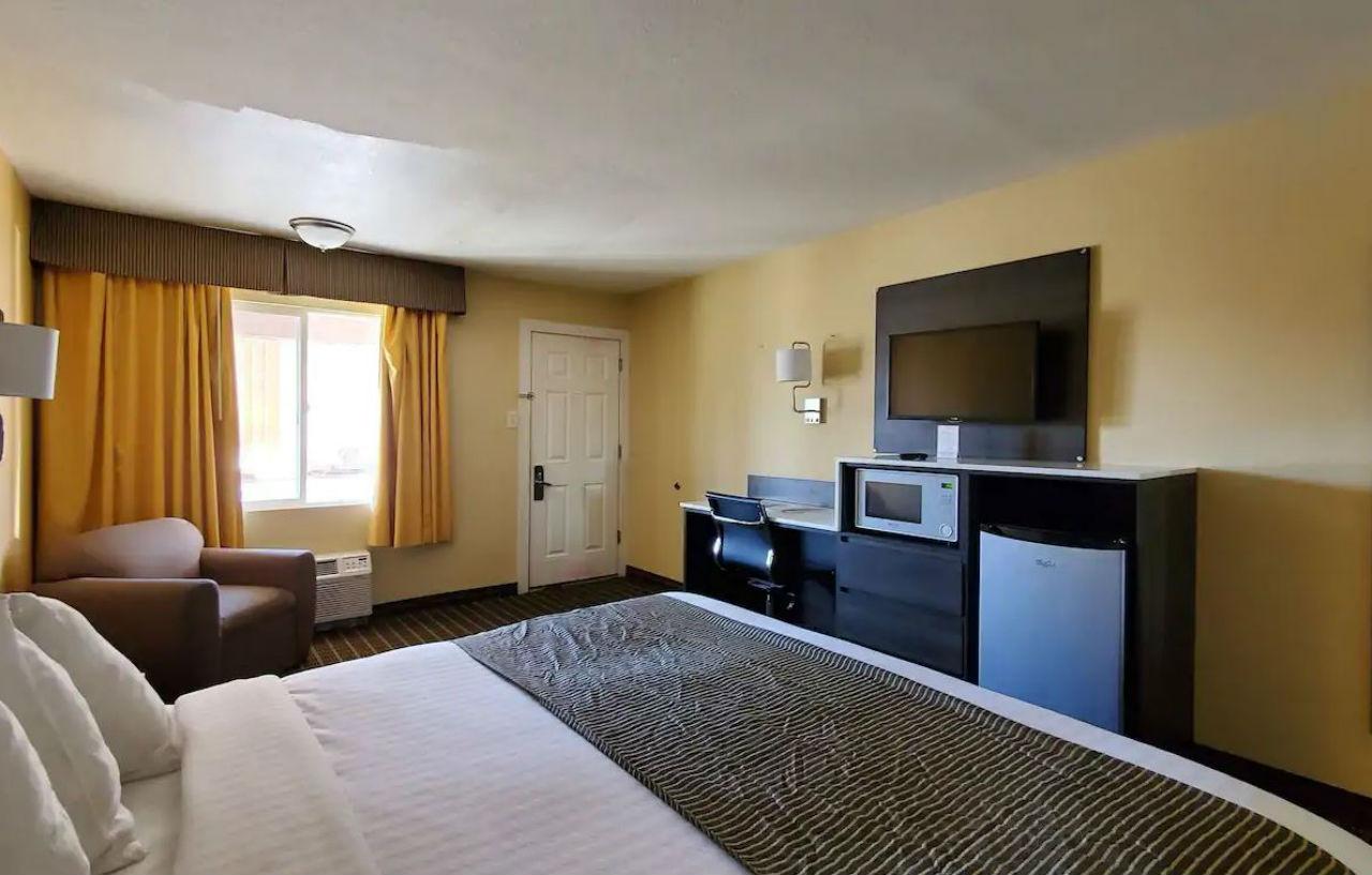 Ramada By Wyndham Flagstaff East Hotel Ngoại thất bức ảnh