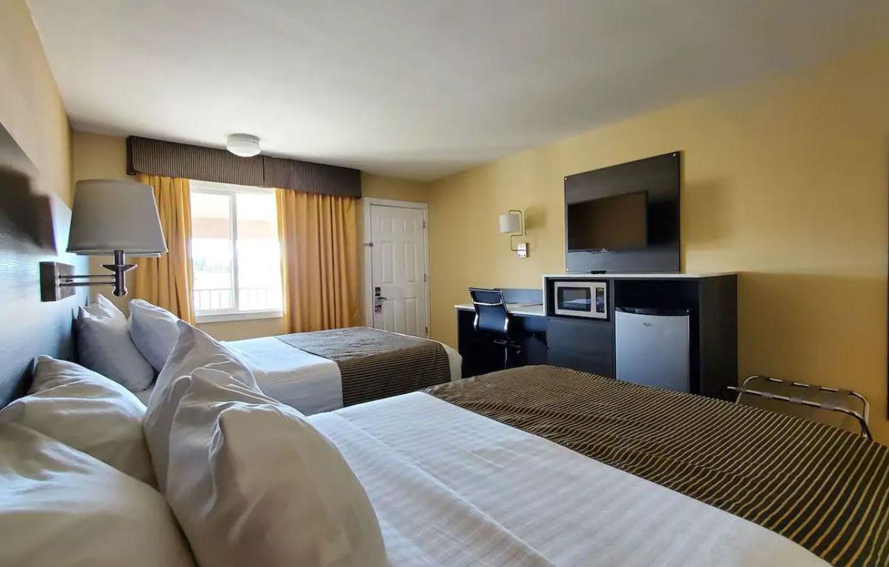 Ramada By Wyndham Flagstaff East Hotel Ngoại thất bức ảnh
