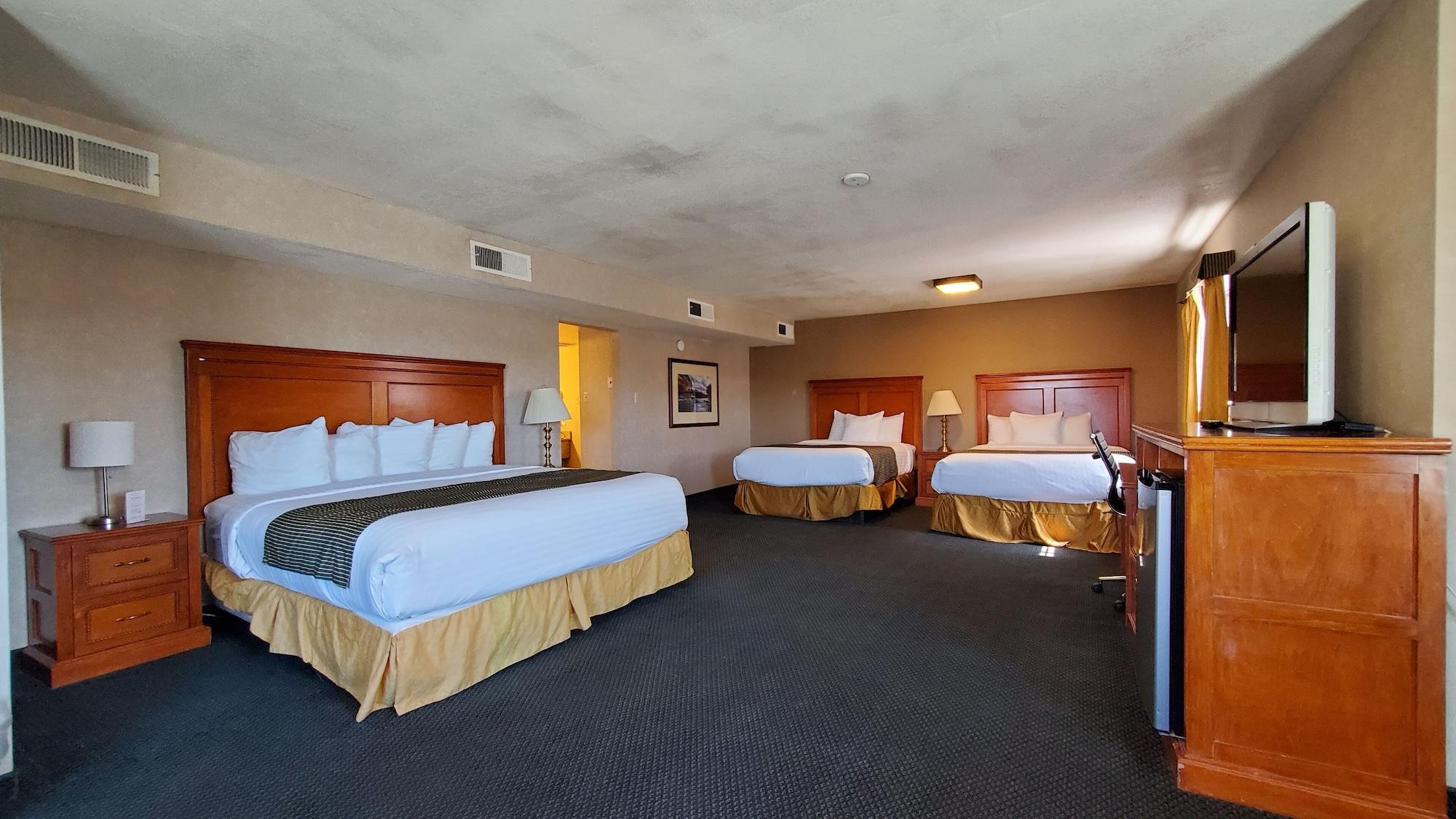 Ramada By Wyndham Flagstaff East Hotel Ngoại thất bức ảnh