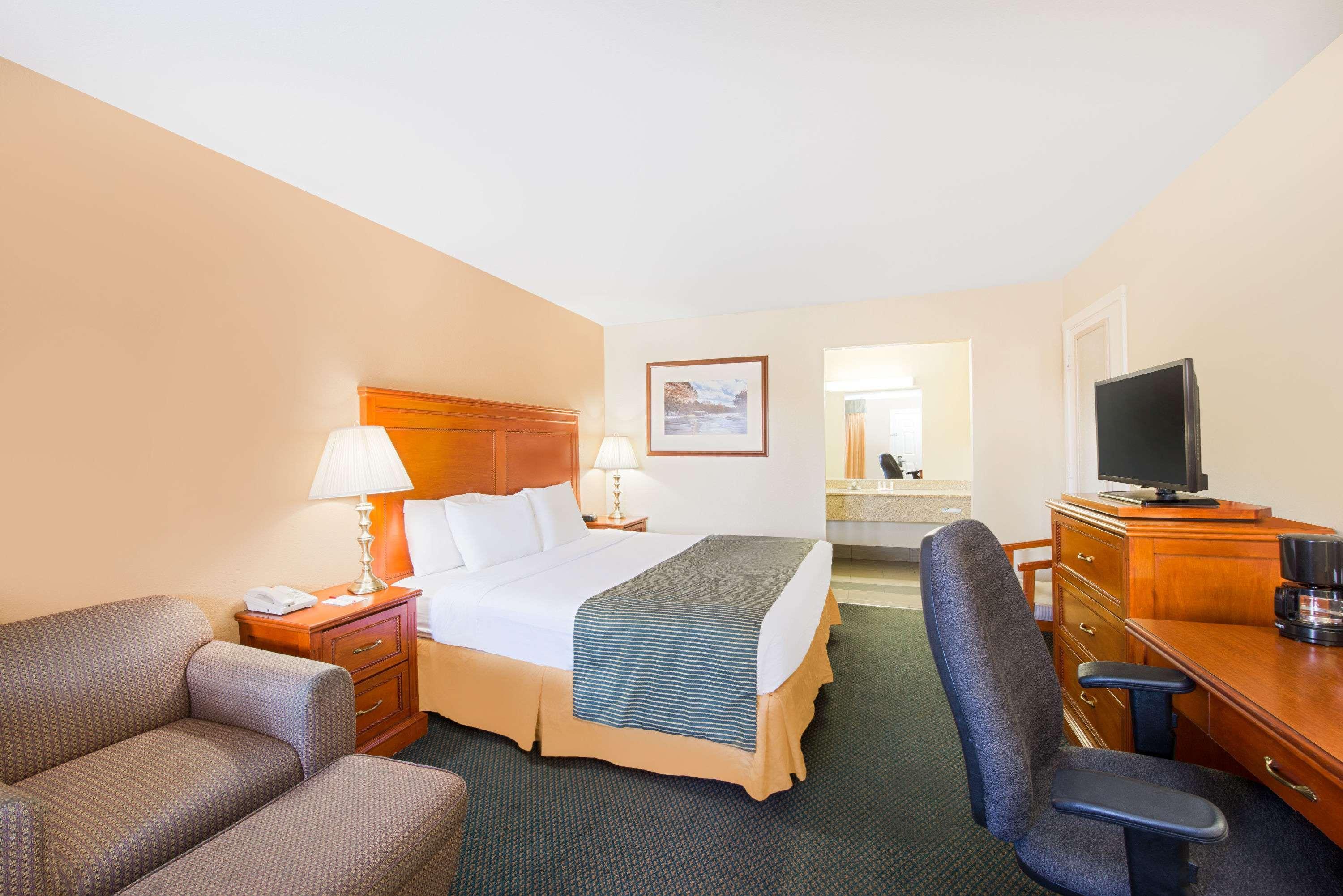 Ramada By Wyndham Flagstaff East Hotel Ngoại thất bức ảnh