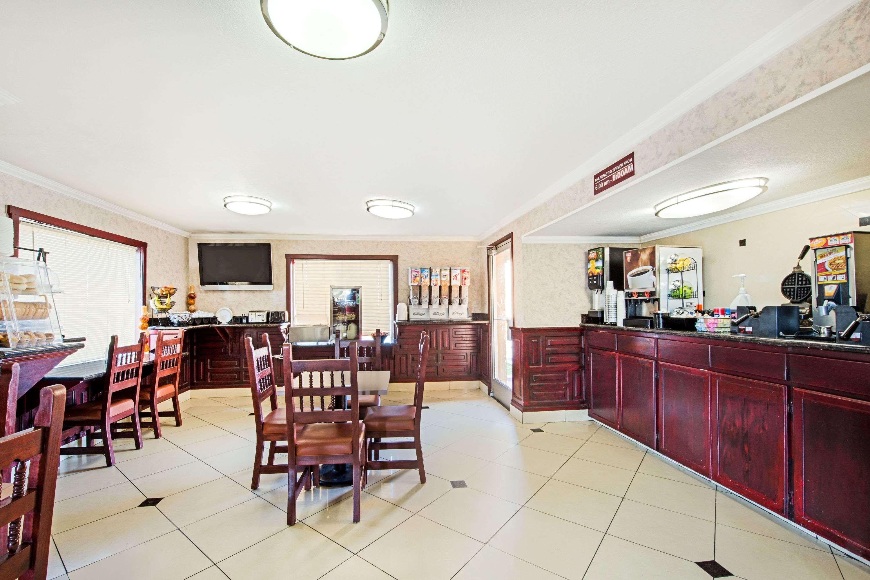 Ramada By Wyndham Flagstaff East Hotel Ngoại thất bức ảnh