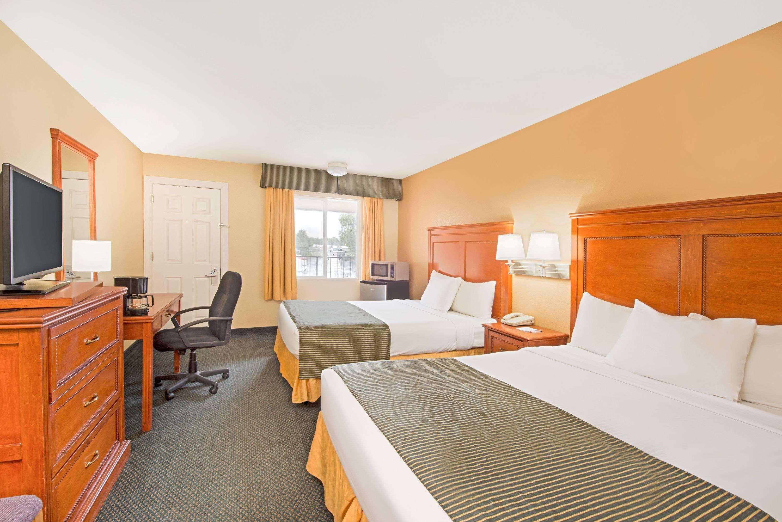 Ramada By Wyndham Flagstaff East Hotel Ngoại thất bức ảnh