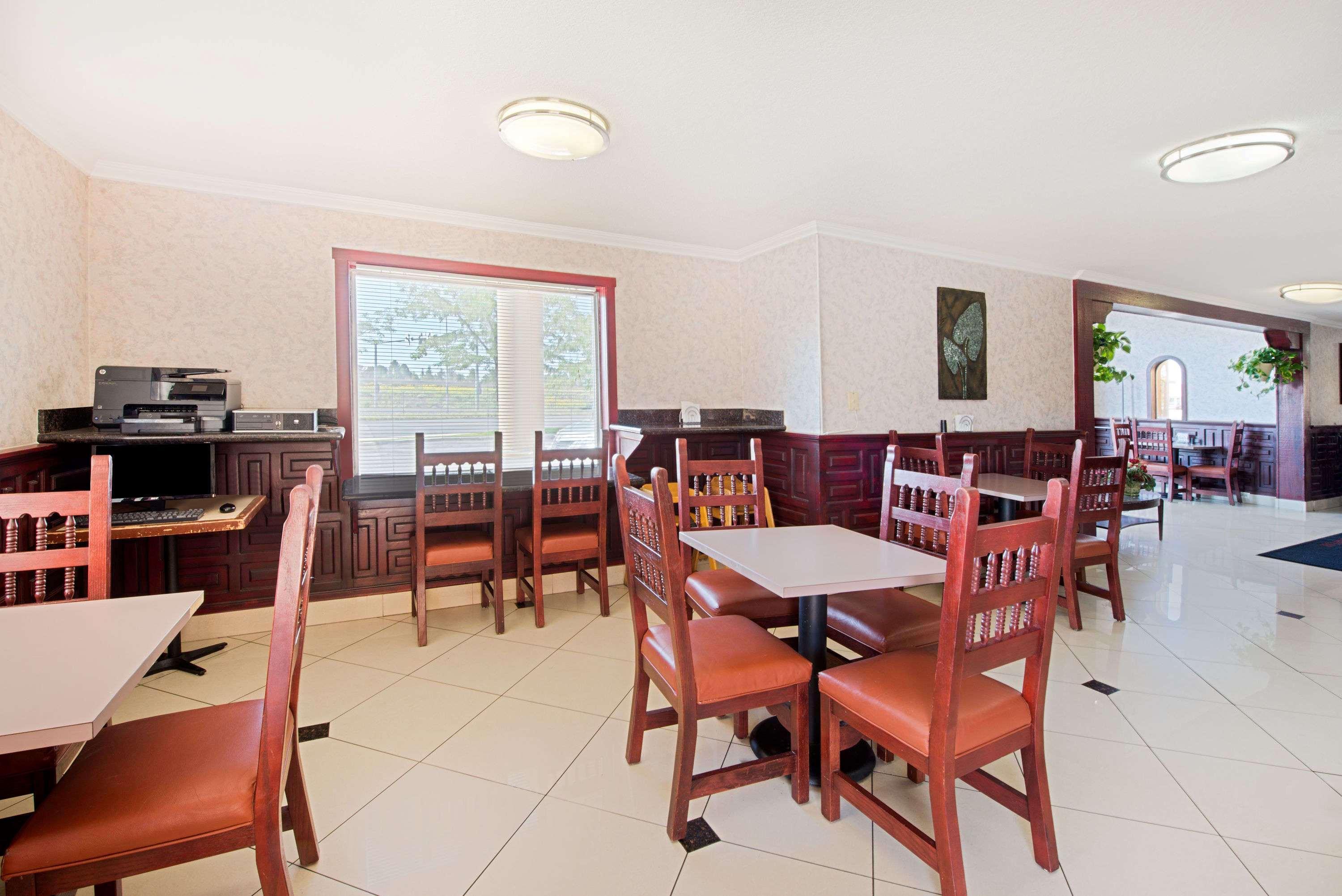 Ramada By Wyndham Flagstaff East Hotel Ngoại thất bức ảnh