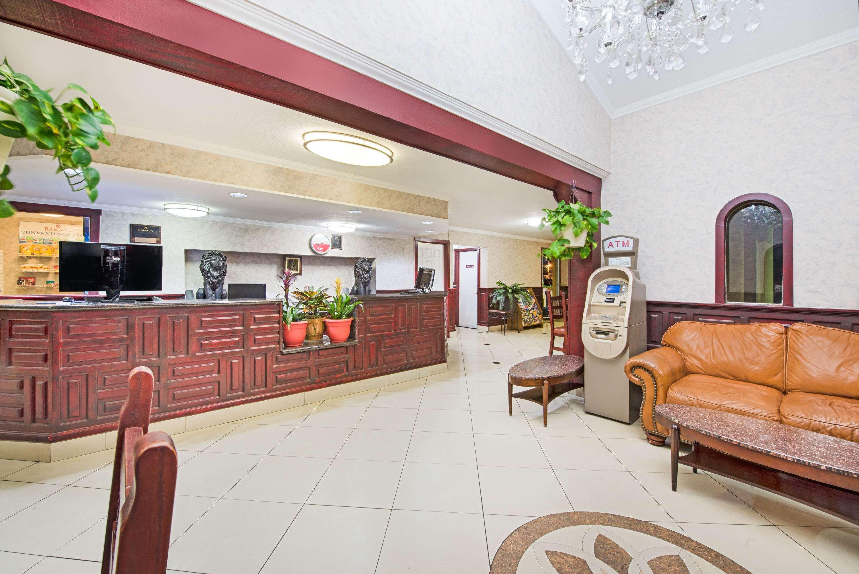 Ramada By Wyndham Flagstaff East Hotel Ngoại thất bức ảnh