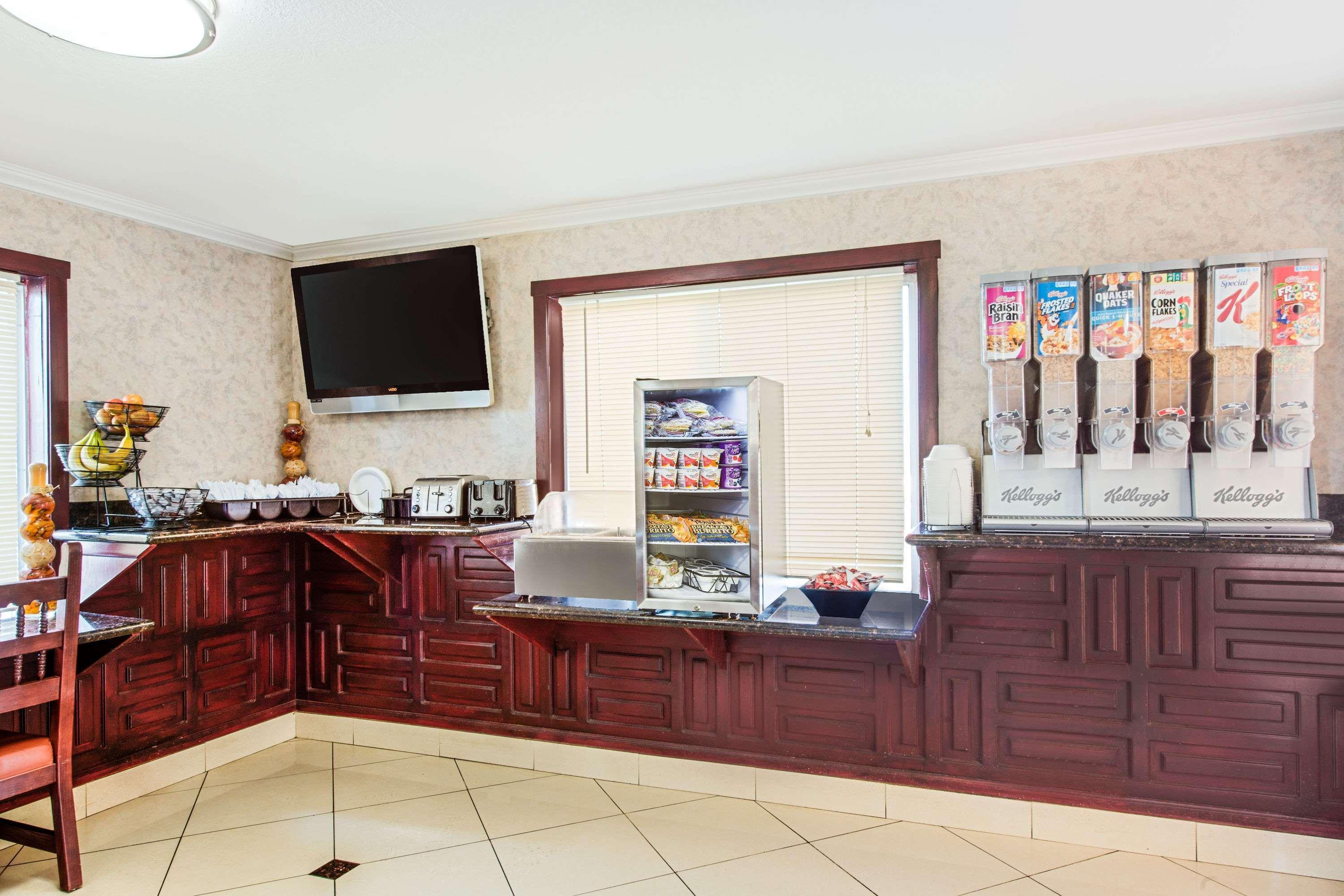 Ramada By Wyndham Flagstaff East Hotel Ngoại thất bức ảnh