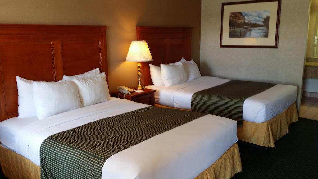 Ramada By Wyndham Flagstaff East Hotel Ngoại thất bức ảnh