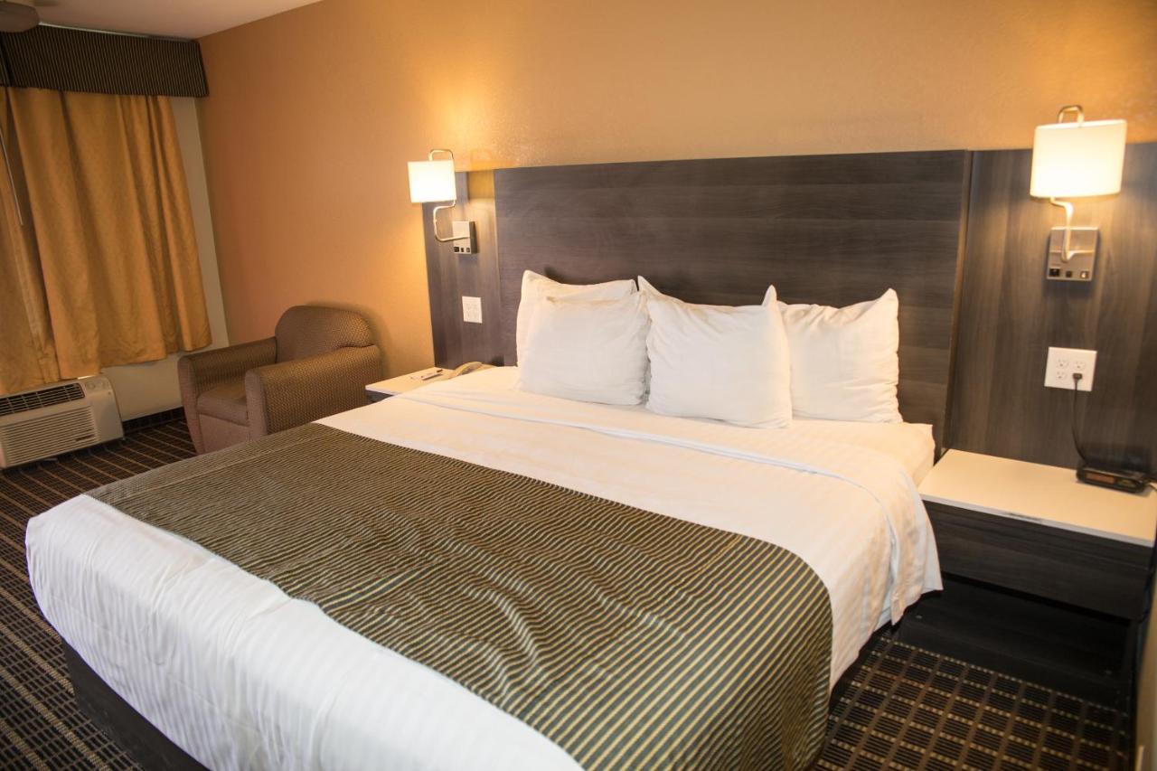Ramada By Wyndham Flagstaff East Hotel Ngoại thất bức ảnh